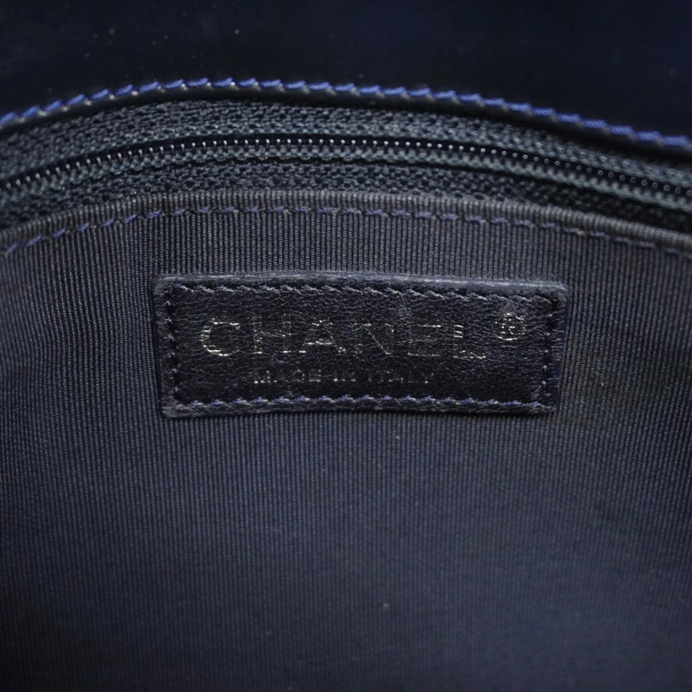 CHANEL Blue Leather Tote Bag - Picture 5 of 11